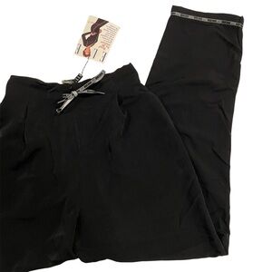 80’s-90’s Elle high rise pleated ankle logo workout pants black NWT pockets 🥰